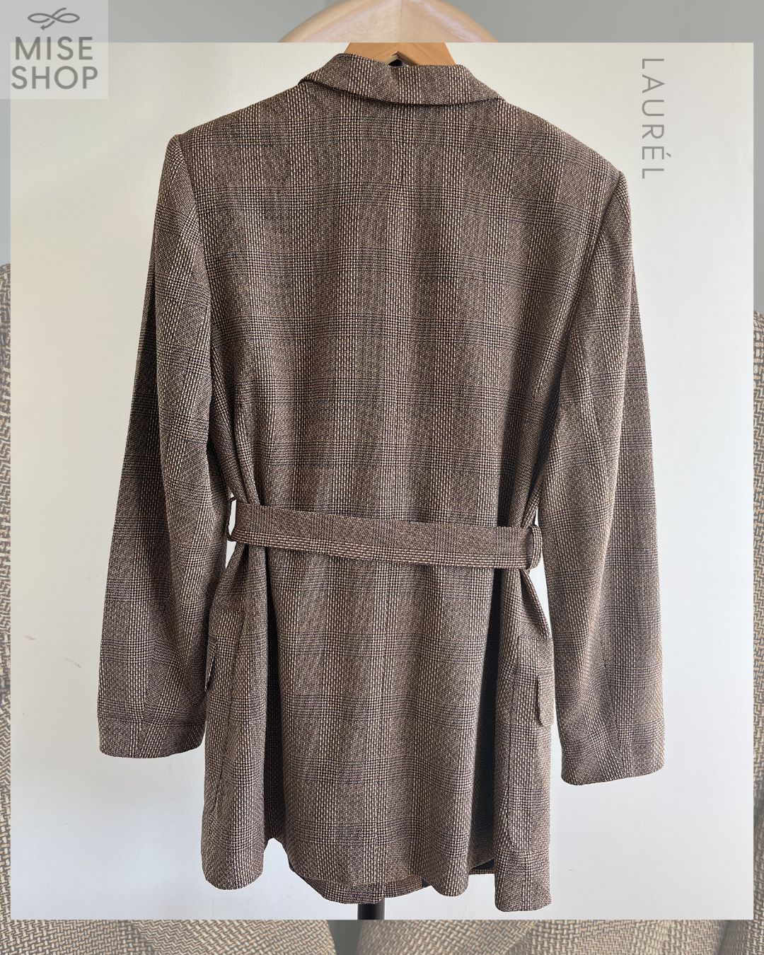 Blazer Laurél de Lana Premium (98%) con Cinturón - Imagen 4